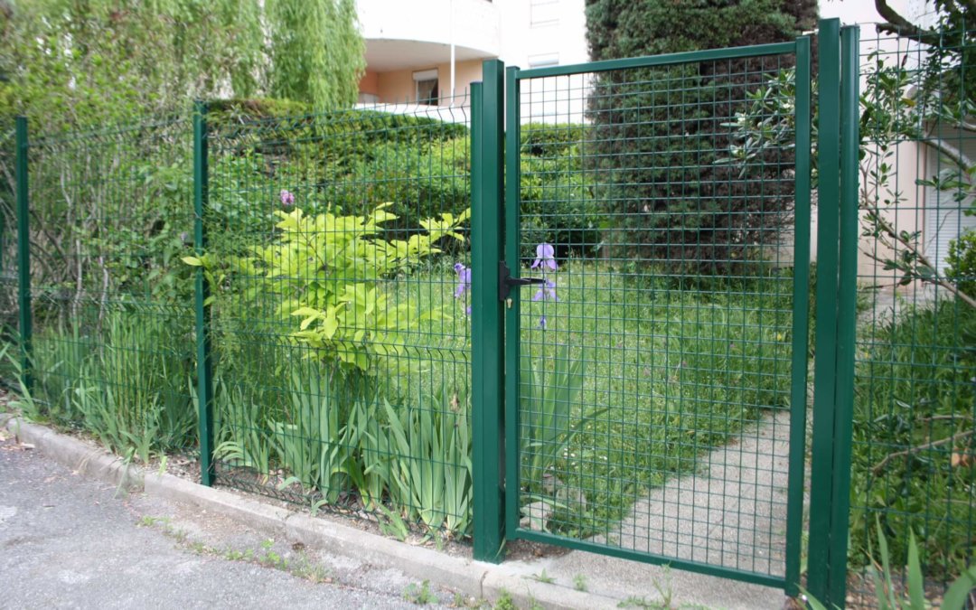 l’installation de clôture Valderoure 06750